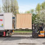 Camion de déménagement dans un garde-meubles