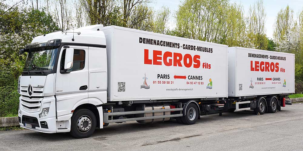 Camion de déménagement Legros fils avec remorque