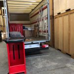 Mobilier en cours de stockage dans un garde-meuble