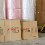 Cartons de déménagement et papier-bulle de protection